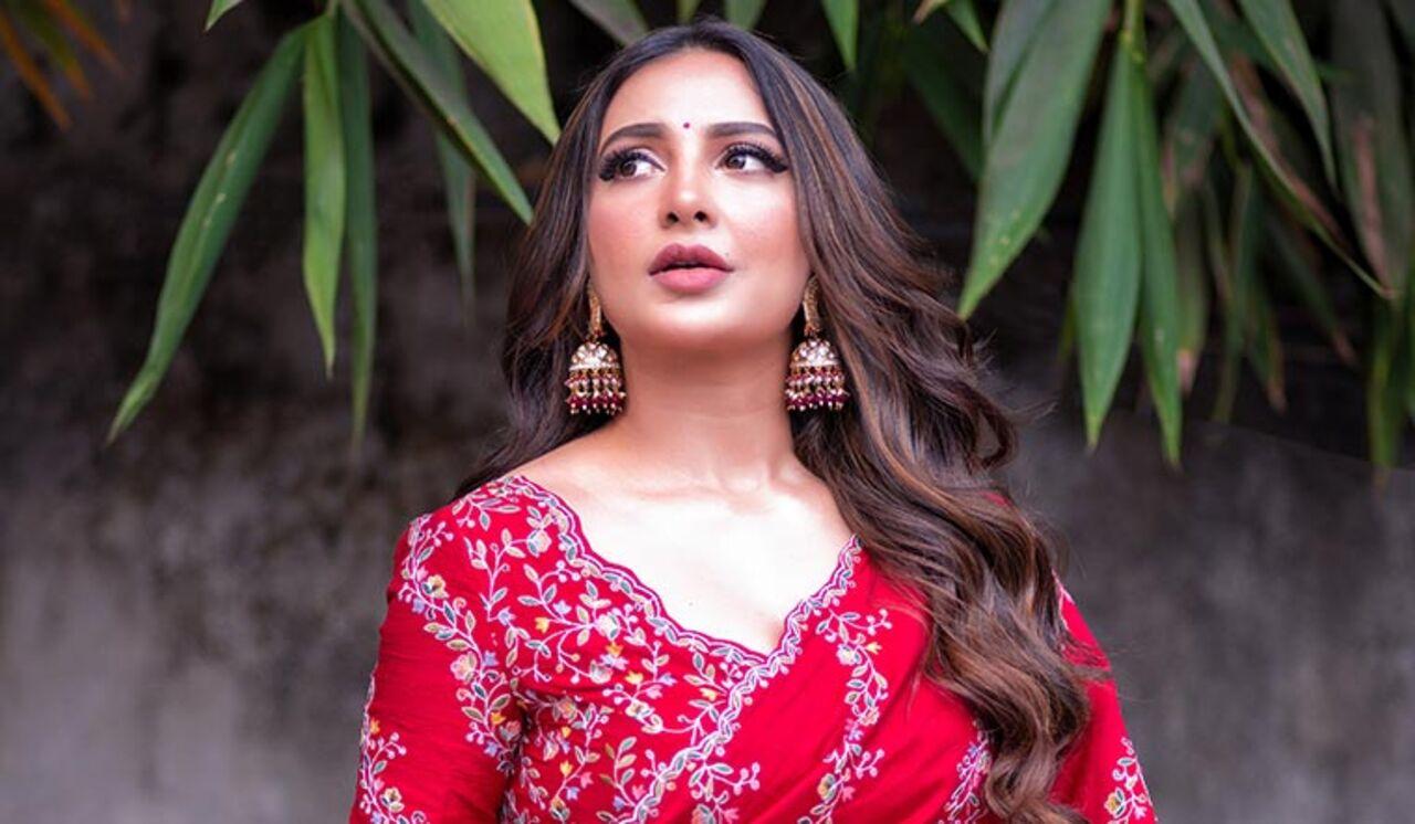 Subhashree Ganguly (actress) and her young son Yuvaan 
They are stuck in Dubai because of flight cancellations but have been confirmed safe by her husband, filmmaker Raj Chakraborty.
